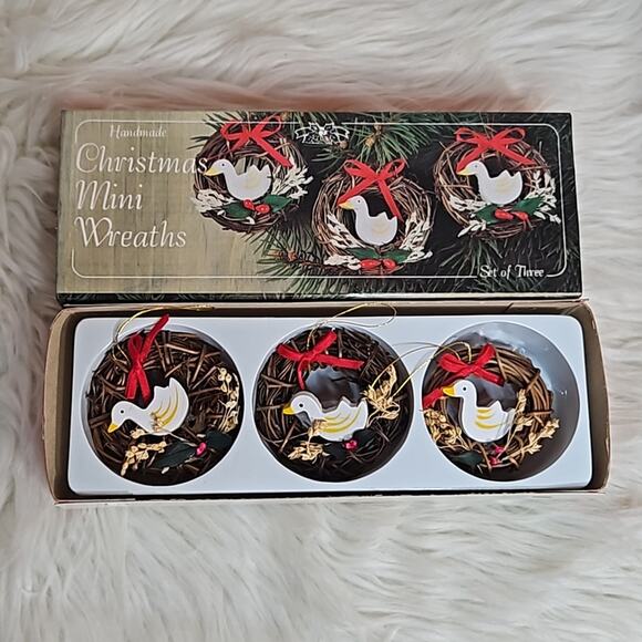 Vintage 1985 Handmade Wreath Duck Mini Ornaments in box - Picture 2 of 6